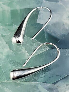 Silver Tone Minimalist Teardrop Drop Earrings